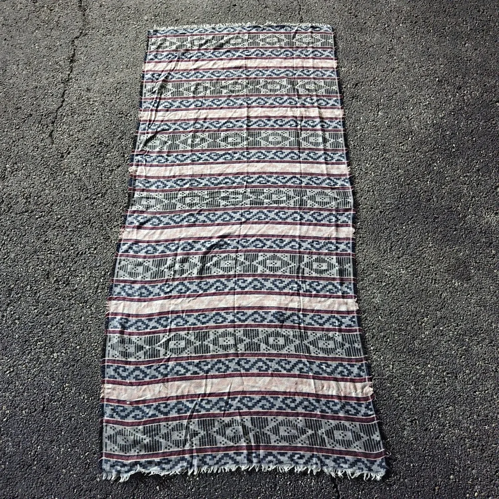 VTG Southwestern Boho Serape‎ Shawl XL Unisex Scarf Poncho Grey Geometric Wrap